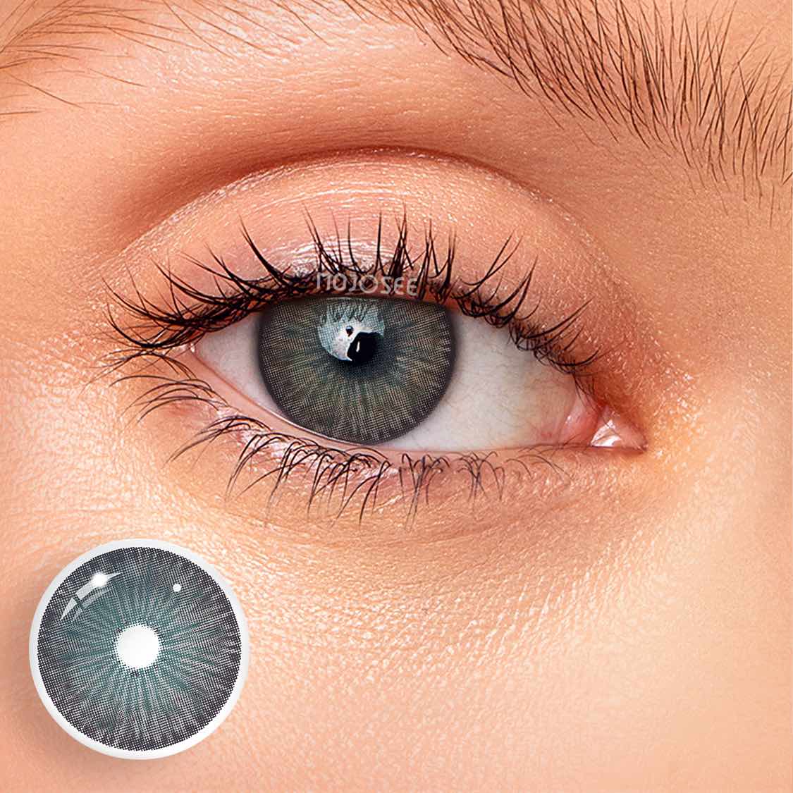 Model wearing New York N Gray colored contact lenses