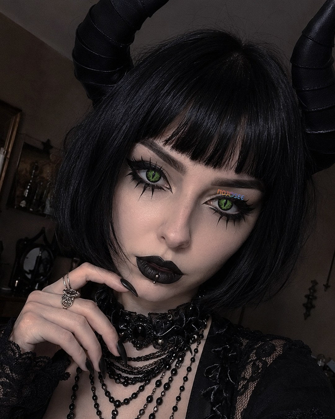 Lizard Eye Green Colored Contact Lenses – Green Slit Pupil Reptile Eye — look 1