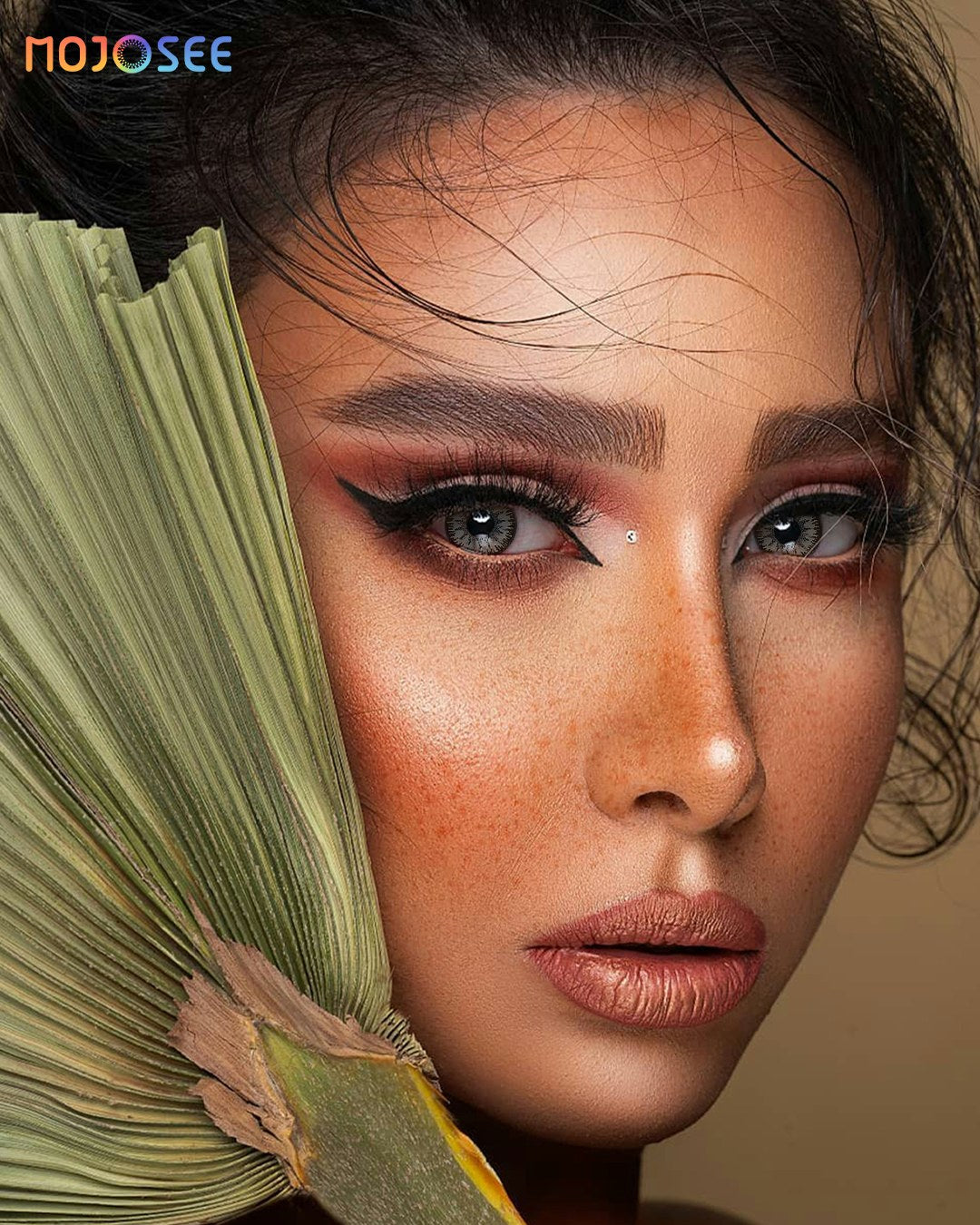 Vika Tricolor Gray Colored Contact Lenses — look 1