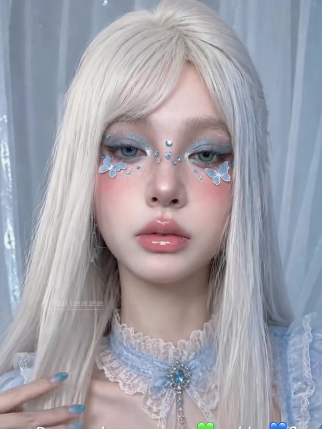 Green or Blue? One Face, Two Ice-Princess Answers