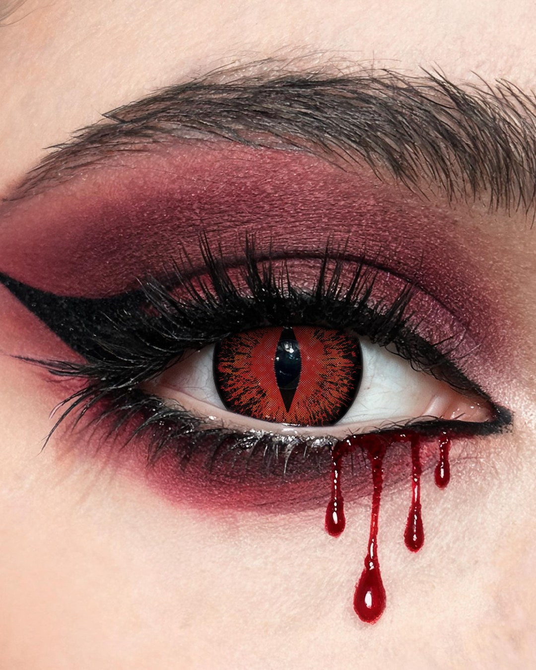 Crimson Dragon Slit Pupil Colored Contact Lenses – Red Dragon Eye — look 3